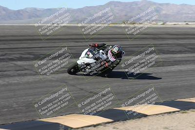 media/Jan-16-2026-CVMA Friday Practice (Fri) [[6f2bf47531]]/5-Racer 4-Trackday1/Session 2 (Bowl)/